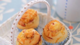 パンかご、カトラリーケースetc. クラフトカゴ増産中、そして入る猫。