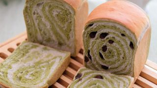 5月の定番「抹茶ブレッド」2種と、「レタスと桜エビの中華卵スープ」