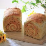 夏特レッスンは、「黒ごまさつまあん食パン」から
