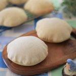 「ピタパン」チリコンカンをたっぷり詰めていただきます
