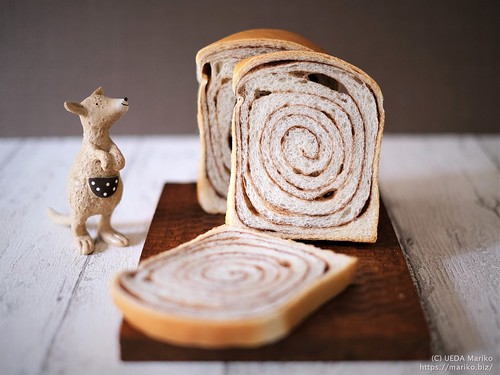 ホシノ酵母の「シナモンブレッド」シナモンロールを食パンの形に