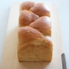 ホシノ酵母の「ごまふすま食パン」、食パンクラスの2種のパンを一体化