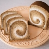 花茶酵母のグラデーションパン 「ほうじ茶うずまき食パン」「スリム食パン」